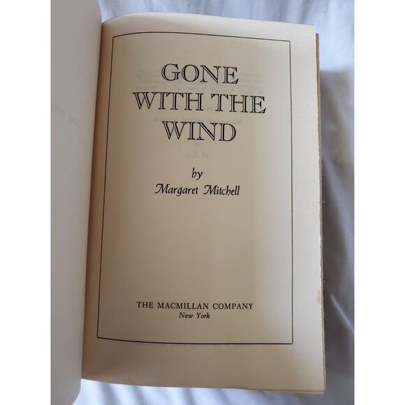 Gone with the Wind Book 1964 Margaret Mitchell Beige Moderate Wear Macmillan - Picture 2 of 10